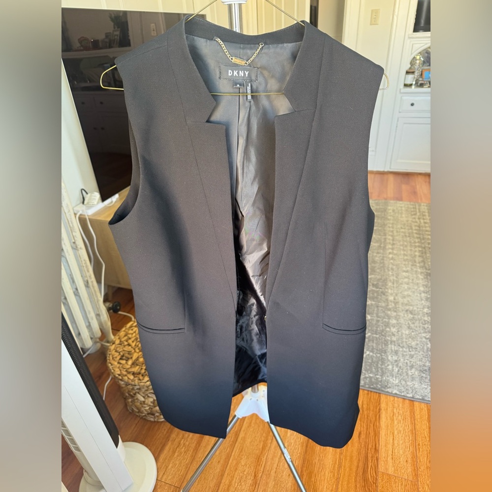 DKNY Black Sleeveless Vest